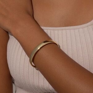 NEW Uncommon James Gold Take a Hint Statement Bracelet